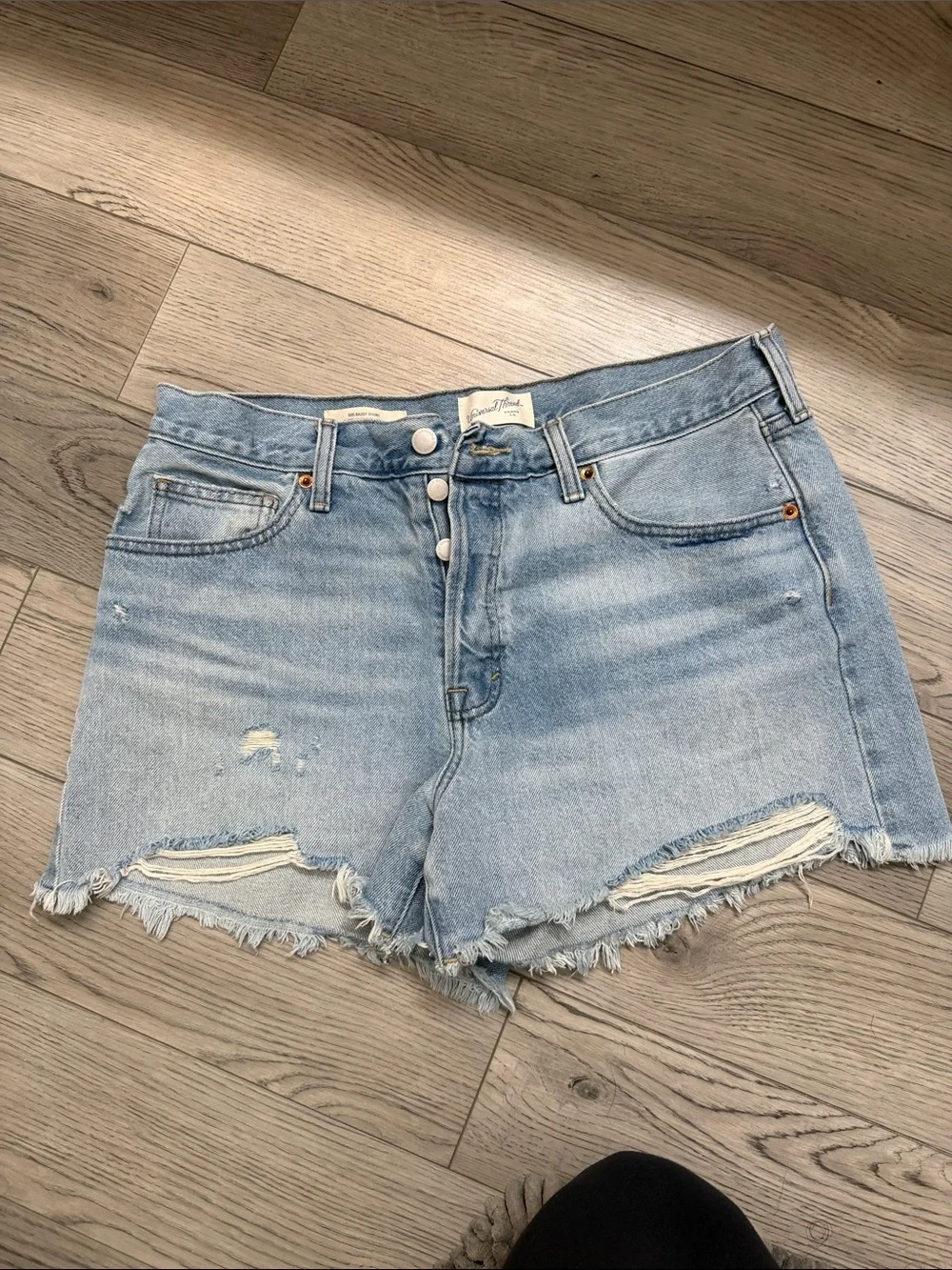 Universal Thread Light Blue Distressed Denim Shorts 90’s baggy short